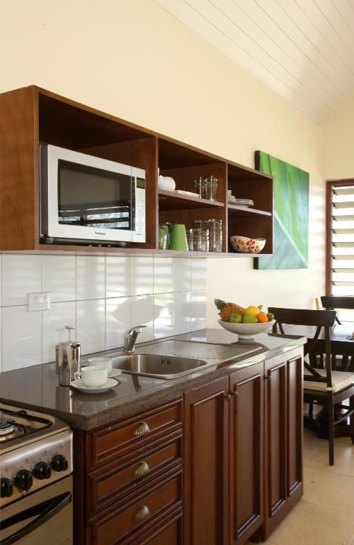 Mangoes Resort (Adults Only) Port Vila Zimmer foto